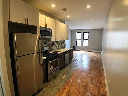 Foto principal - 4240 Broadway
