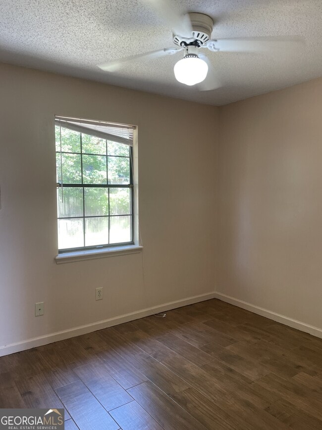 Foto del edificio - 500 S Orange Edwards Blvd