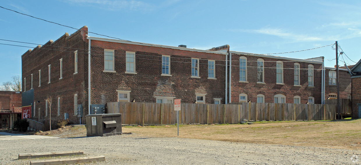 Building Photo - Weldon Downtown Apartments