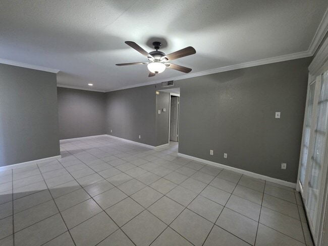 Building Photo - 12500 Sandpiper Dr