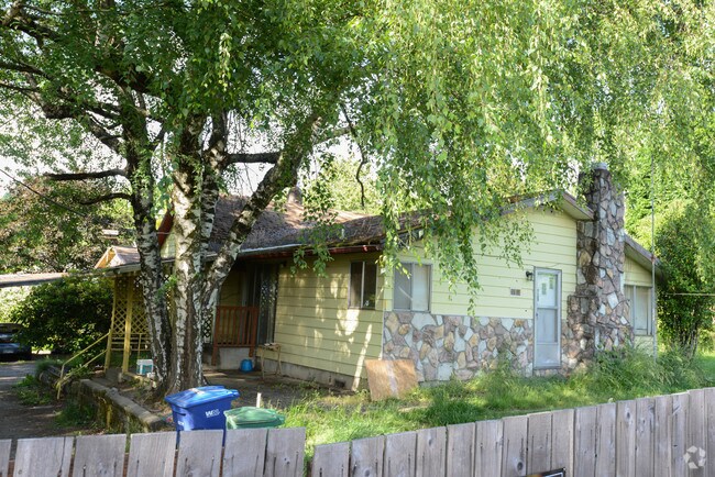 Primary Photo - 12600 SE Sunnyside Rd