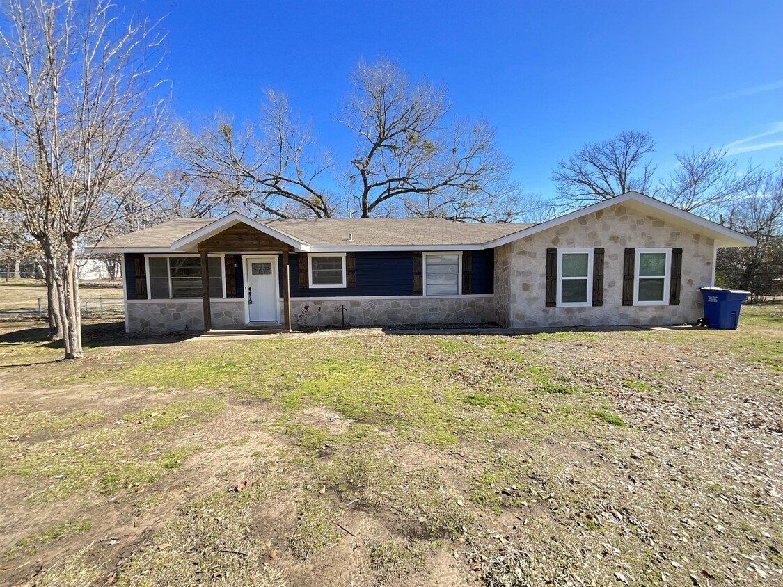 Foto principal - 1024 N Spring St
