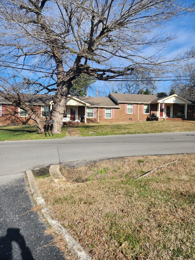 Foto principal - One Room Efficiency Apt in Ashland City