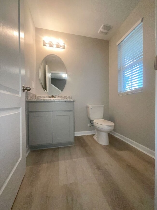 Building Photo - 153 Mildred Wy