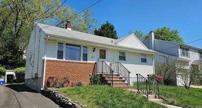 Building Photo - 427 Valentine St