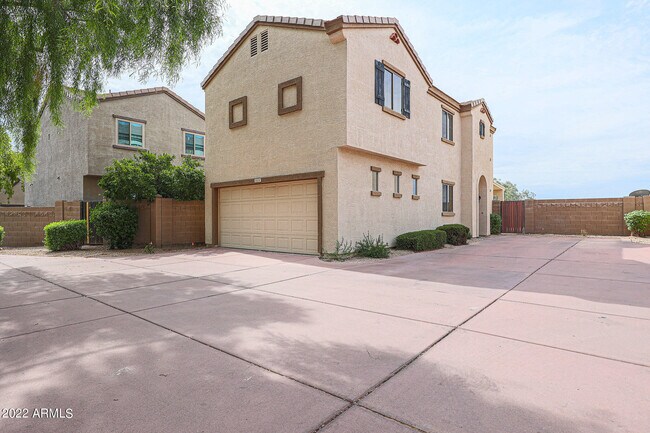 Foto del edificio - 3039 W Los Gatos Dr