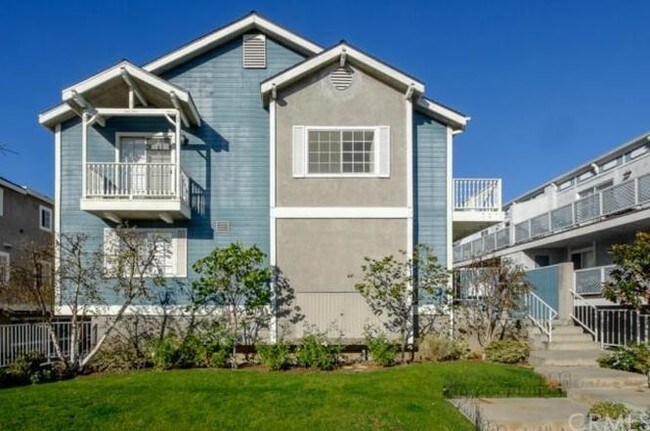 Building Photo - 1417 12th St