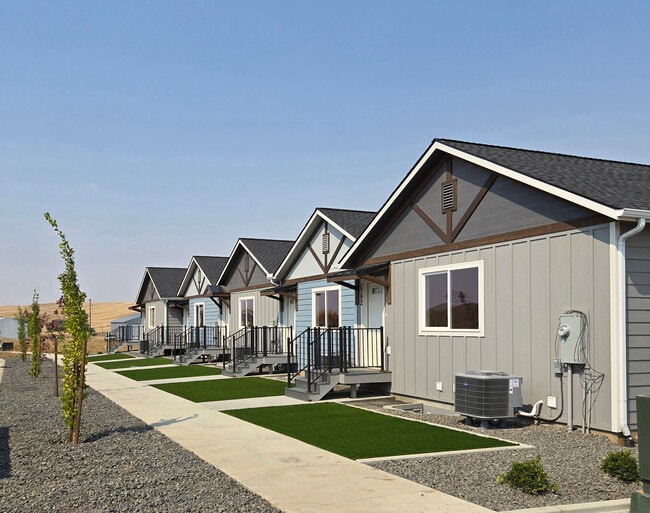 Exterior View of Edington Townhomes 3-bed; 2 bath; 2-car garage. - 1408 Edington Ave
