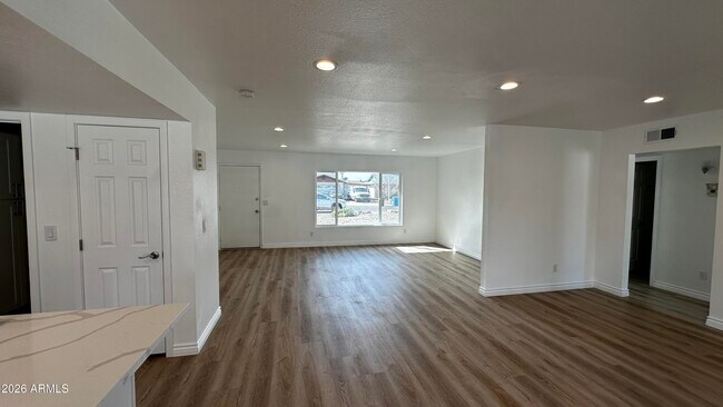 Foto del edificio - 4140 W Orchid Ln