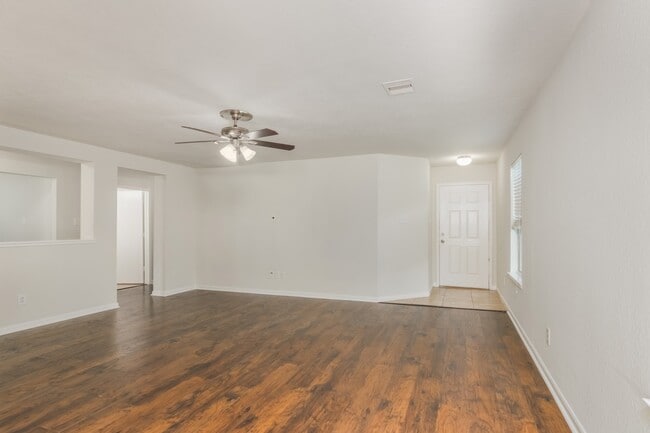 Foto del edificio - 13935 Prosperity Ridge Dr