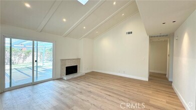Building Photo - 15451 Alsace Cir