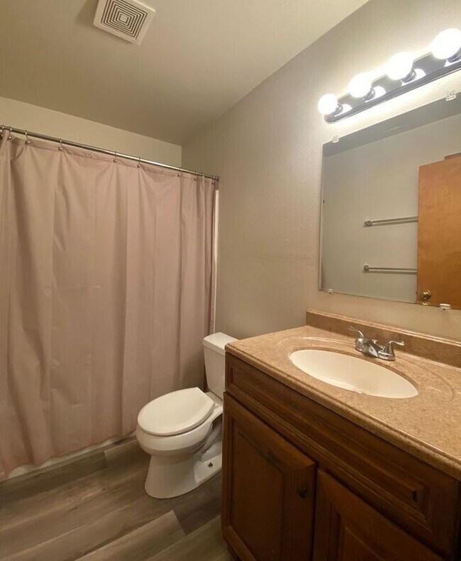 Foto del edificio - $1,450 | 2 Bedroom, 1 Bathroom House | Pet Friendly* | Available for July 1st, 2026 Move In!