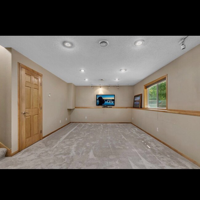 Foto del edificio - 400 Pheasant Dr