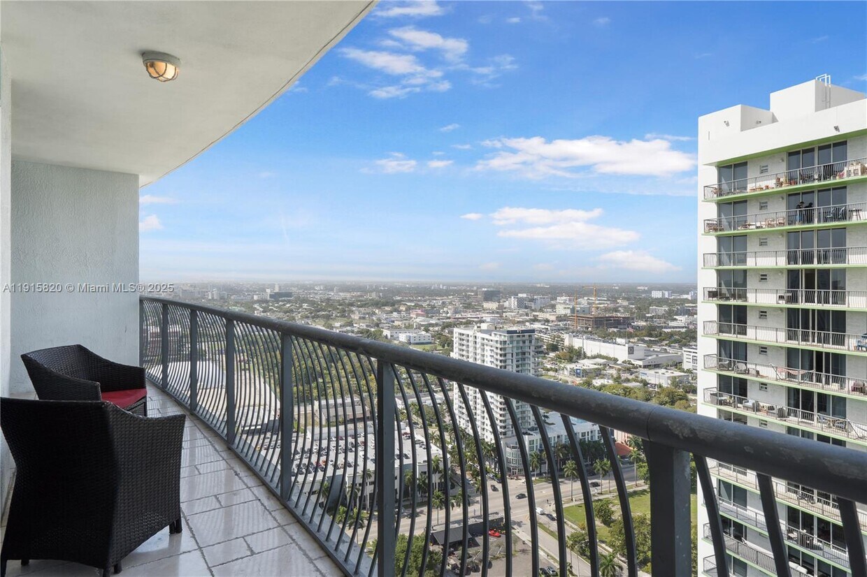 Foto principal - 1750 N Bayshore Dr