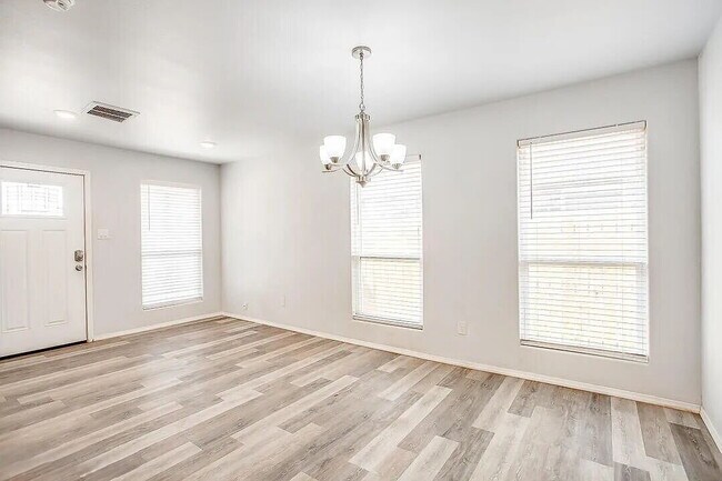 Building Photo - Spacious 3-Bedroom Duplex with Open Living Areas