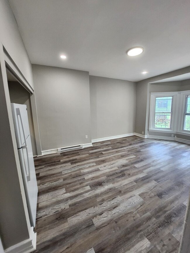 Building Photo - 818 Walnut St