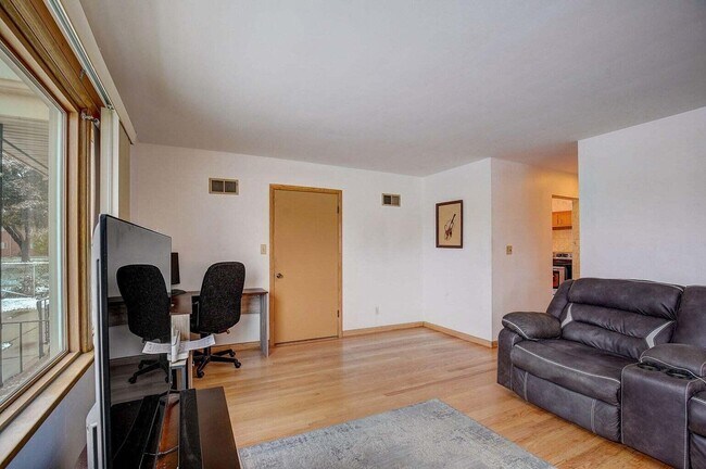 Foto del edificio - 3006 W Ruskin St