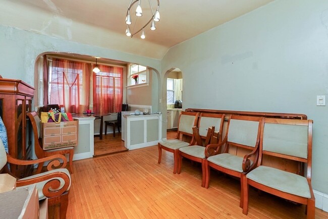 Building Photo - 21 Melville Ave