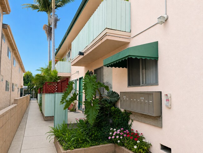 Foto del edificio - 12737 Pacific Ave