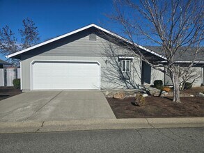 Building Photo - 1151 Willow Ln