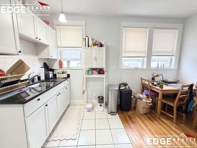 Foto del edificio - 232 Foster St