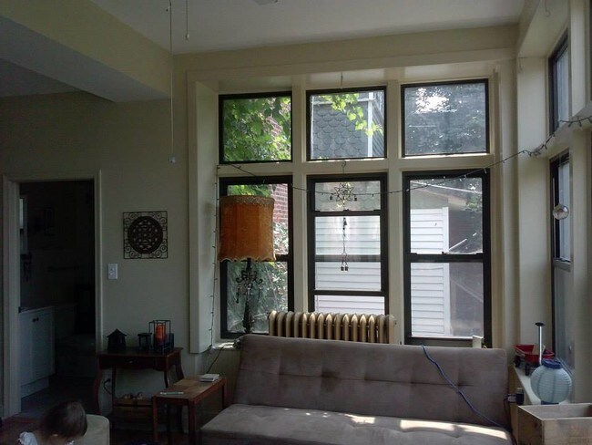 Building Photo - 900 S 48th St