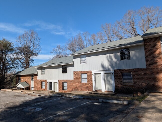 Foto del edificio - Skyview Townhomes