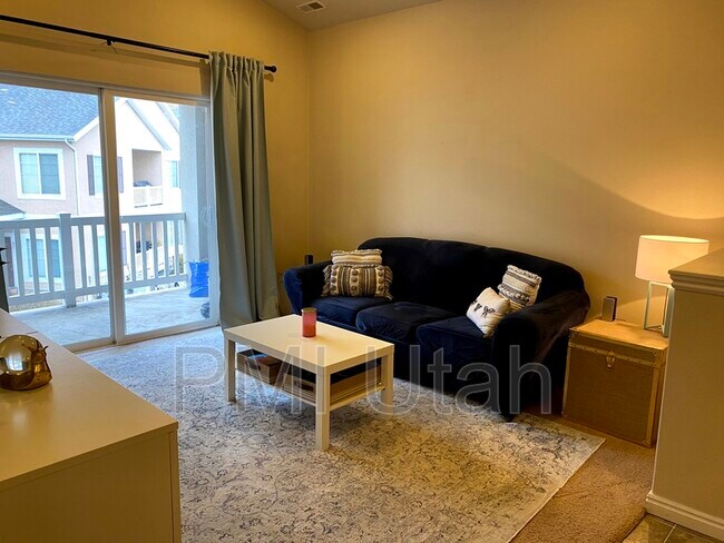 Foto del edificio - 1028 Canyon Vista Rd