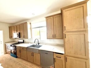 Building Photo - 500 Rancheros Dr