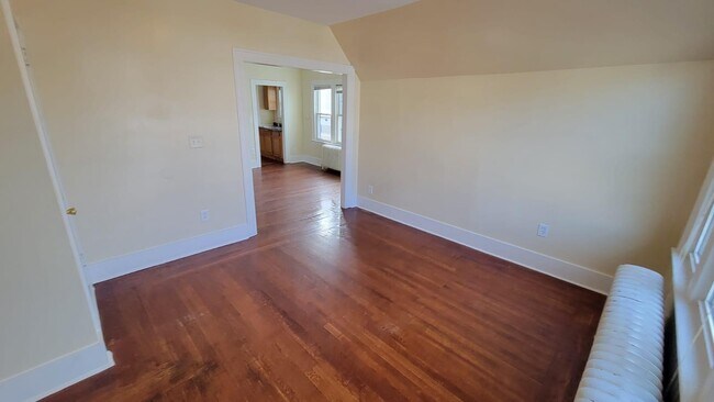 Foto del edificio - 33 Whittlesey Ave