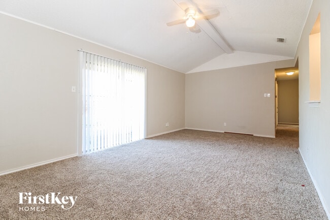 Foto del edificio - 502 Oak Ridge Pl