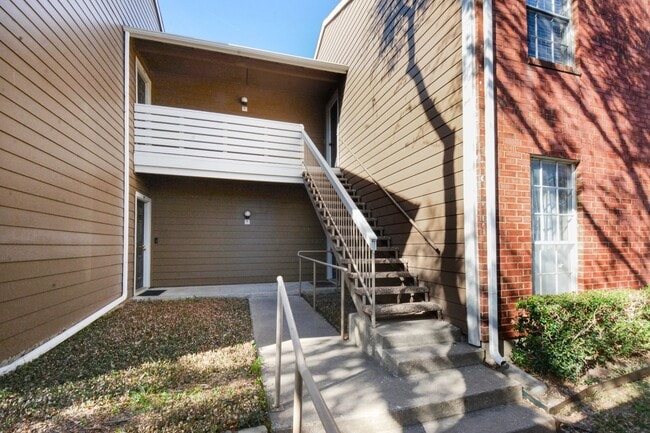 Photo - 3623 W Northgate Dr Apartment