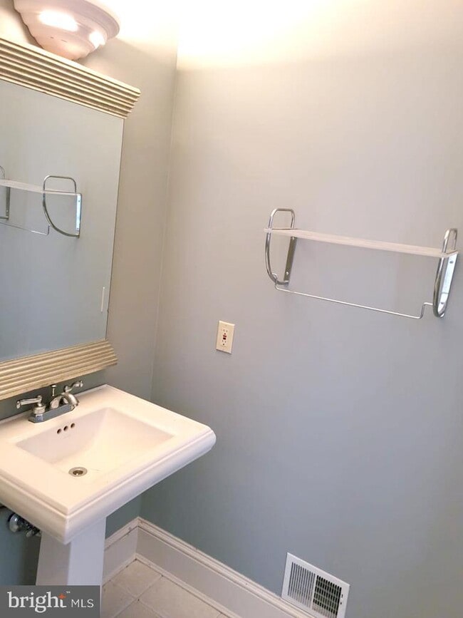 Building Photo - 606 Brockman Ct