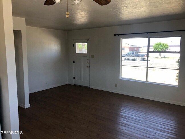 Building Photo - 8613 Mt Shasta Dr