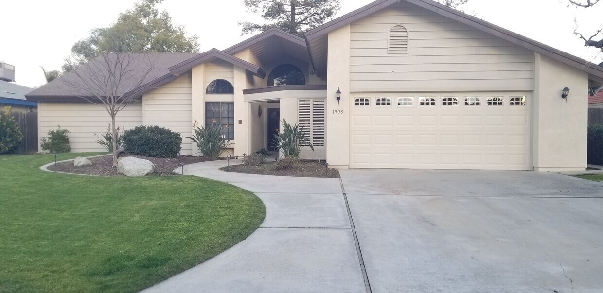 Foto principal - 1908 Mountain Oak Rd