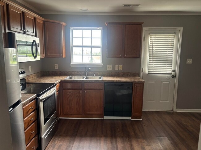 Building Photo - 180 Coachman Ct