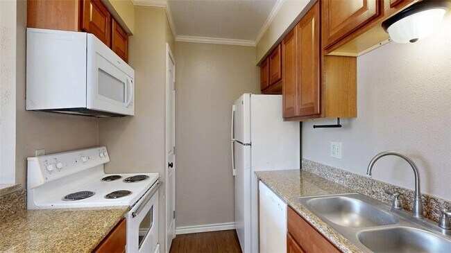 Foto del edificio - 904 University Oaks Blvd