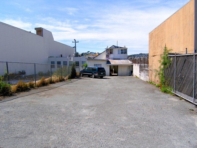 Building Photo Rear View - 5739 Mission St