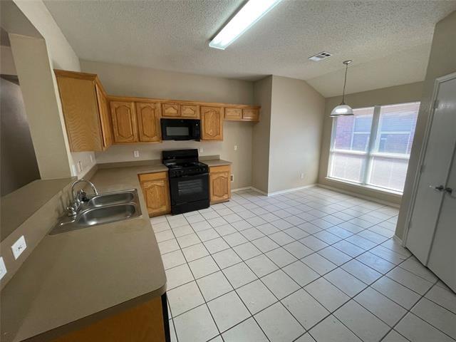 Building Photo - 713 Horseshoe Ct