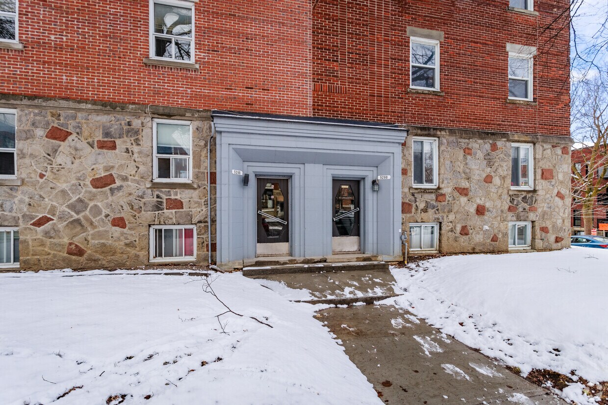 Photo du bâtiment - 5290 Av Victoria