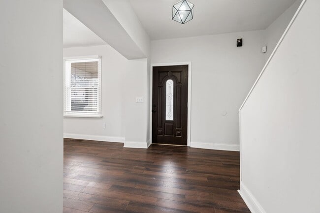 Photo - Madisonville- Charming 3+ bedroom 1.5 Bath, 1 car detached House