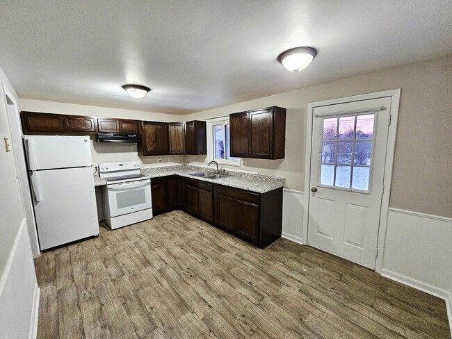 Foto del edificio - Move-in Ready 3bd 1 ba!