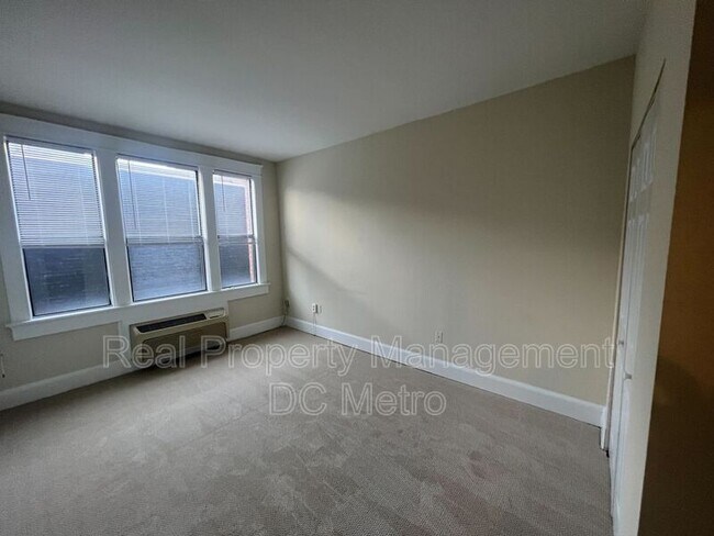 Foto del edificio - 815 Maryland Ave NE