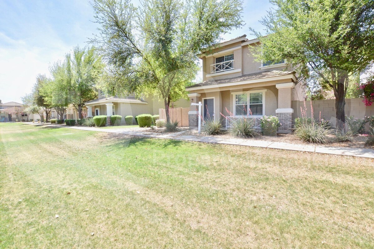 Foto principal - 1543 S Longspur Ln
