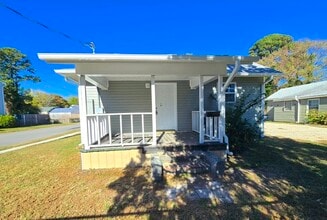 Building Photo - 9447 Peachtree St Building Photo - 9447 Peachtree St