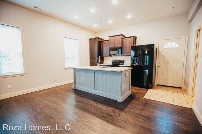Building Photo - 4 br, 2.5 bath House - 619 S Grant Ave