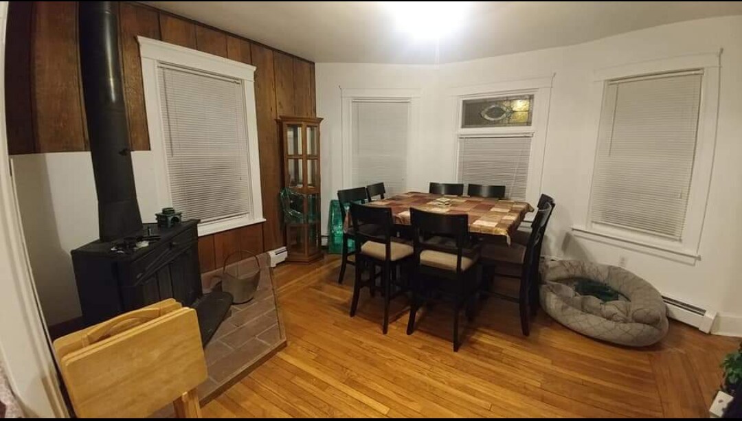 Primary Photo - 34 Fall River Ave