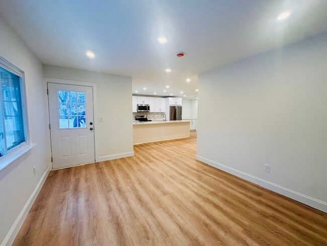 Foto del edificio - 19 Henning Dr