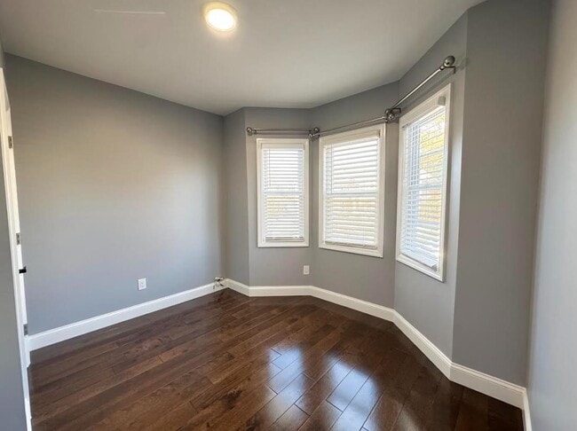 Foto del edificio - 243 Hamilton Pl