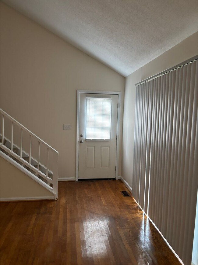 Foto del edificio - One Month Free **Limited Time**Prime Location